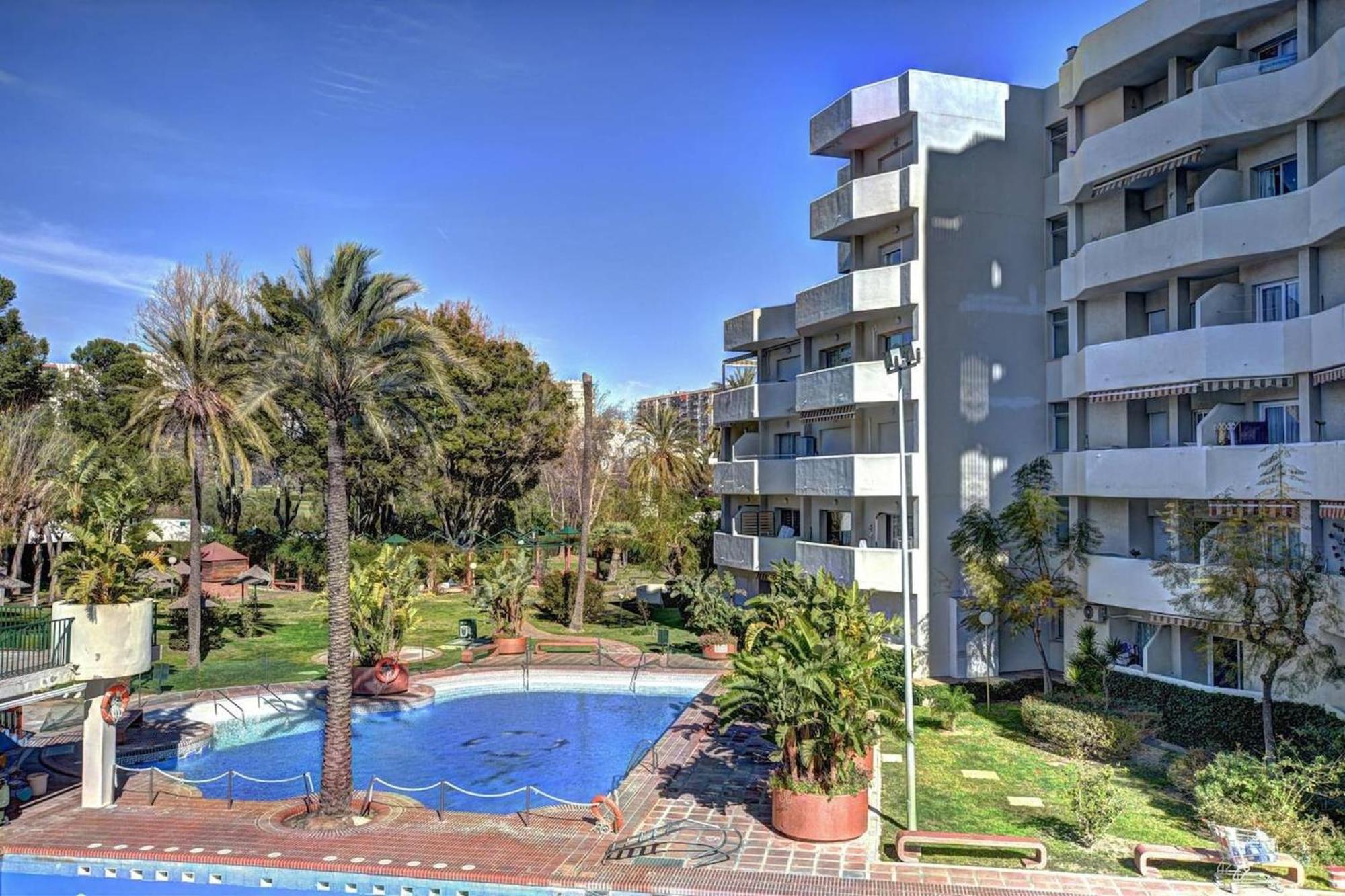 Benalbeach Apartment With Water Park Бенальмадена Экстерьер фото